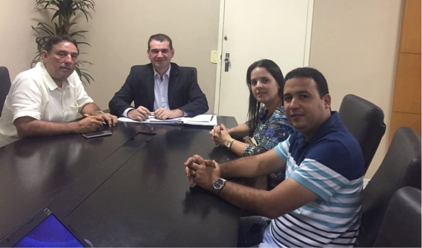 Maurício Pinheiro se reúne com secretário e consegue Brinquedopraça