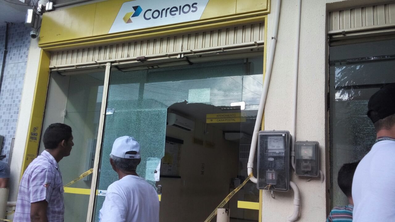 Agência dos Correios de Madalena é atacada e bandidos trocam tiros com a polícia
