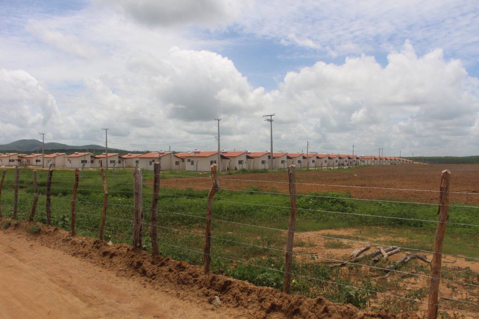 Especialista revela que parcelamento da entrega das casas evitaria conflito das ocupações em conjuntos habitacionais