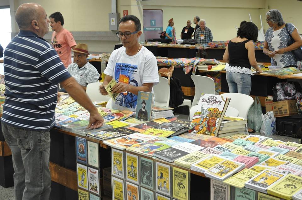 Bienal do Livro: Evento abre campanha para doação de livros para bibliotecas de Edisca e unidades prisionais