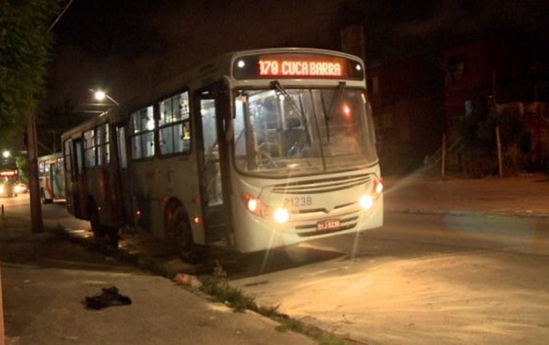 Metade da frota de ônibus volta a circular em Fortaleza após ataques desta tarde