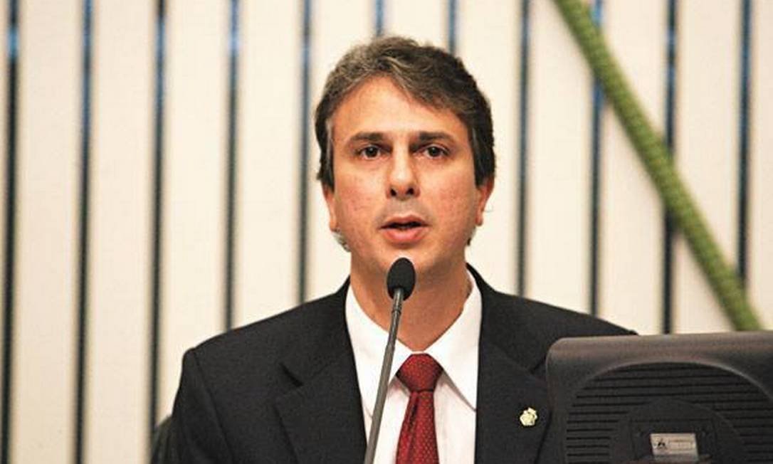 Governador responde críticas de opositores sobre sua gestão