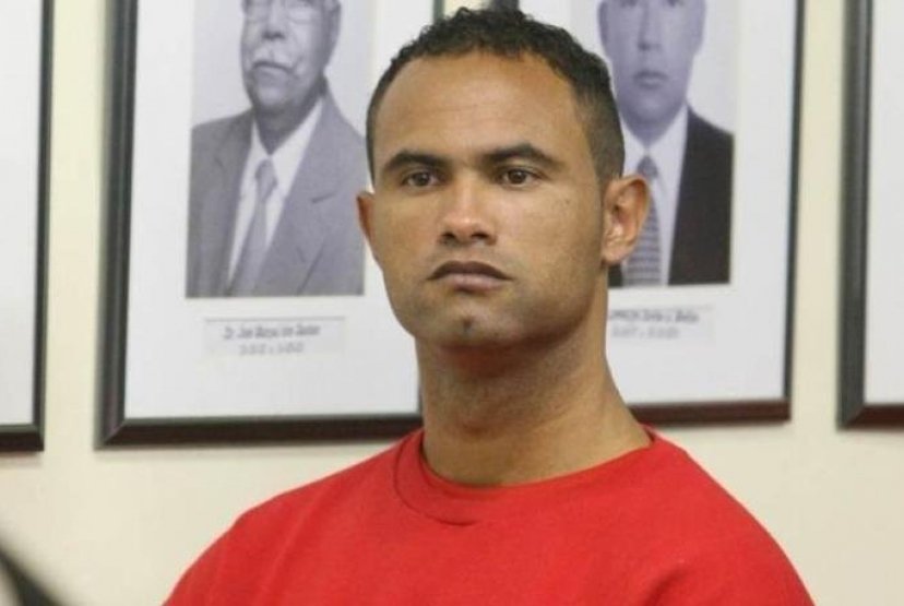 Janot pede que seja revogada decisão que soltou goleiro Bruno