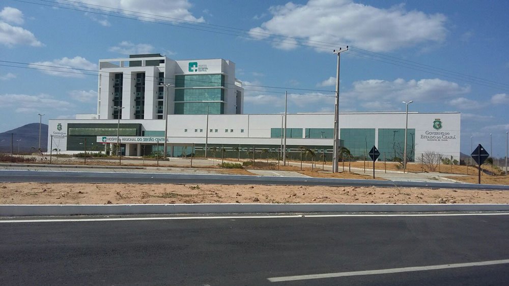 Capitão Wagner visita Quixeramobim e critica falta de funcionamento na emergência do Hospital Regional do Sertão Central