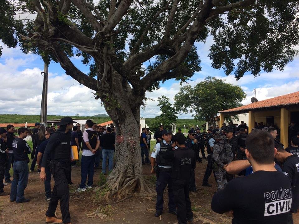 Doze pessoas suspeitas em ações criminosas são presas em operação realizada em Sobral