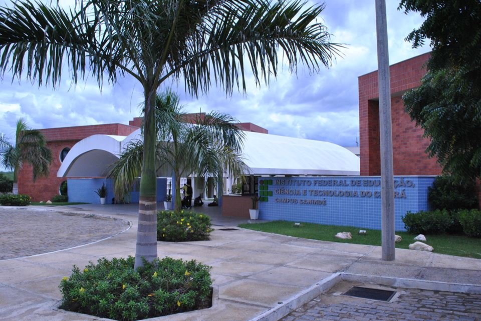 Canindé: Estudante com deficiência visual conclui graduação em Educação Física no IFCE do município