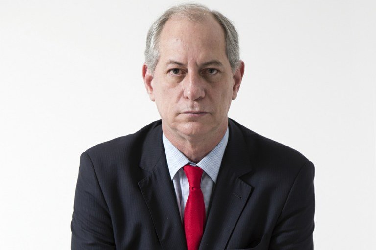 Ciro Gomes fala sobre notícias que envolvem Michel Temer e Aécio Neves e manda mensagem para o povo brasileiro
