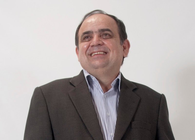 Bate-papo cultural neste sábado, 20, contará com a participação do poeta Dimas Macedo