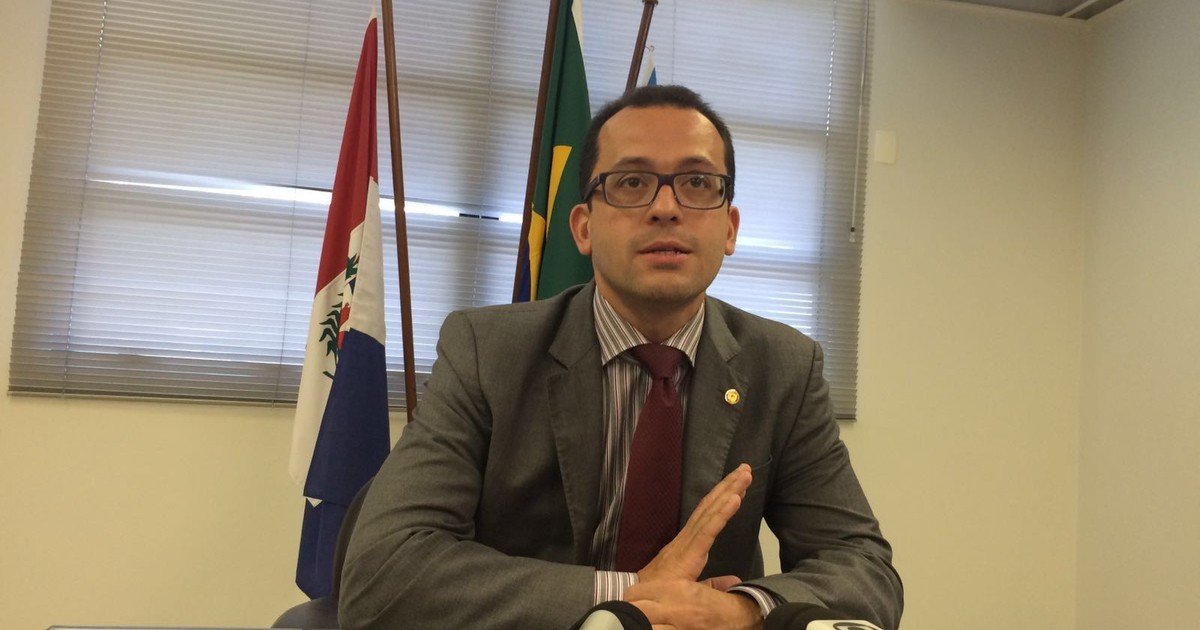 Secretário André Costa promete número de WhatsApp para denúncias de crimes diretamente a ele