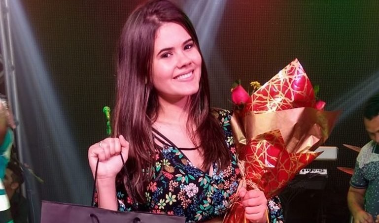 Cantora canindeense vence concurso para escolha de nova voz da banda Mastruz com Leite