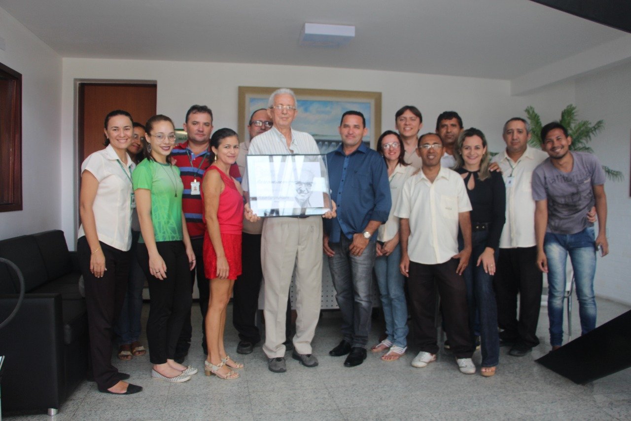 Professor José Artur Costa é homenageado nos 29 anos da Rádio Campo Maior