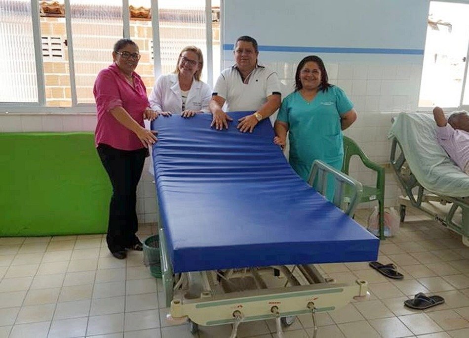 Vereador Gilvan Sales realiza entrega de colchões hospitalares em Madalena