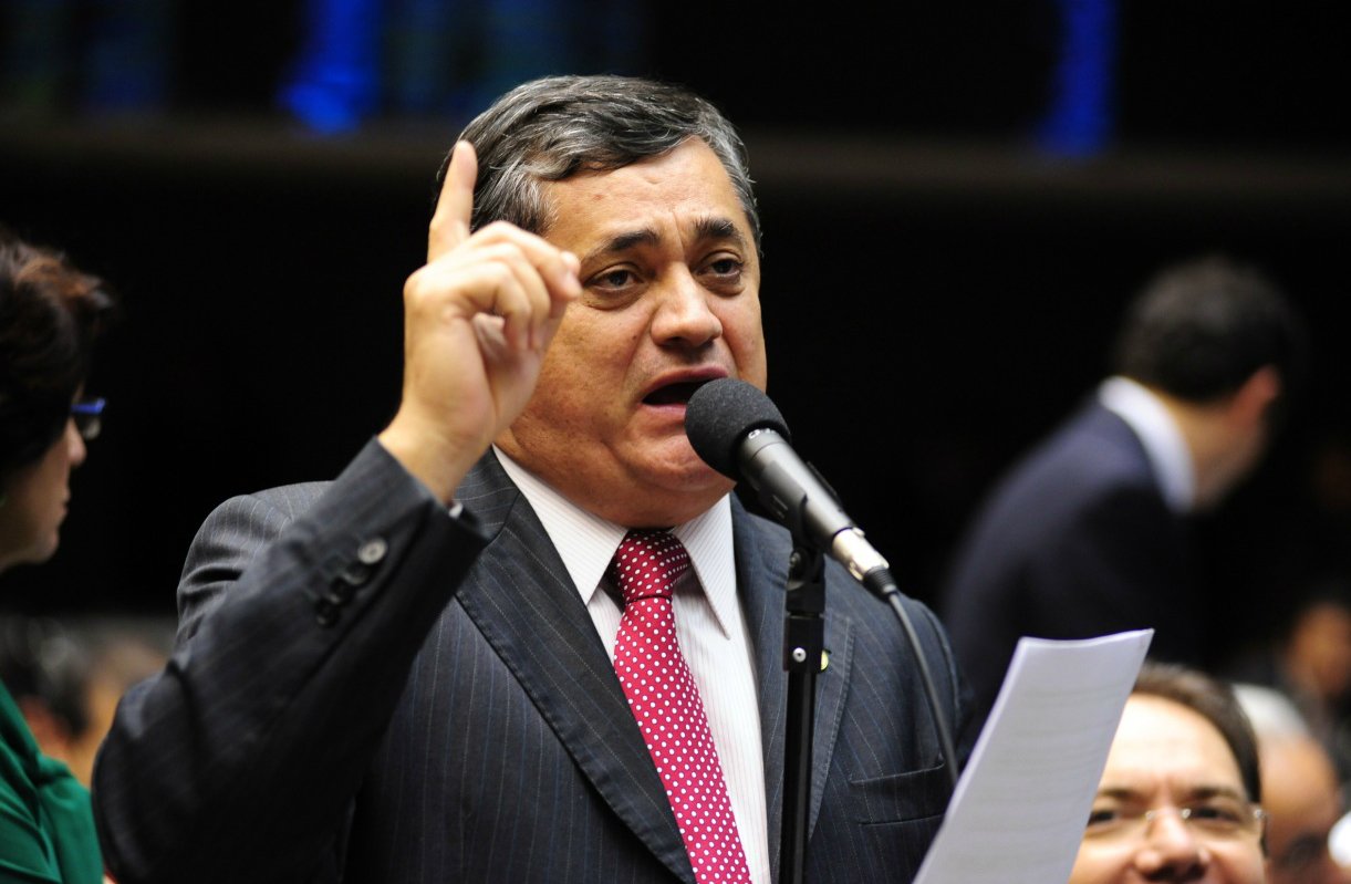 José Guimarães afirma que Brasília está um ‘barril de pólvora’