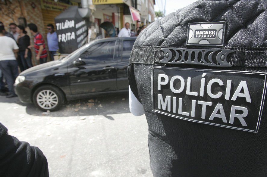 Homem de 24 anos é morto a tiros em Boa Viagem