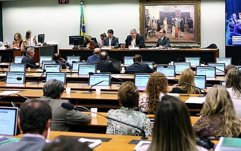 Comissão conclui votação de destaques e reforma da Previdência vai a plenário
