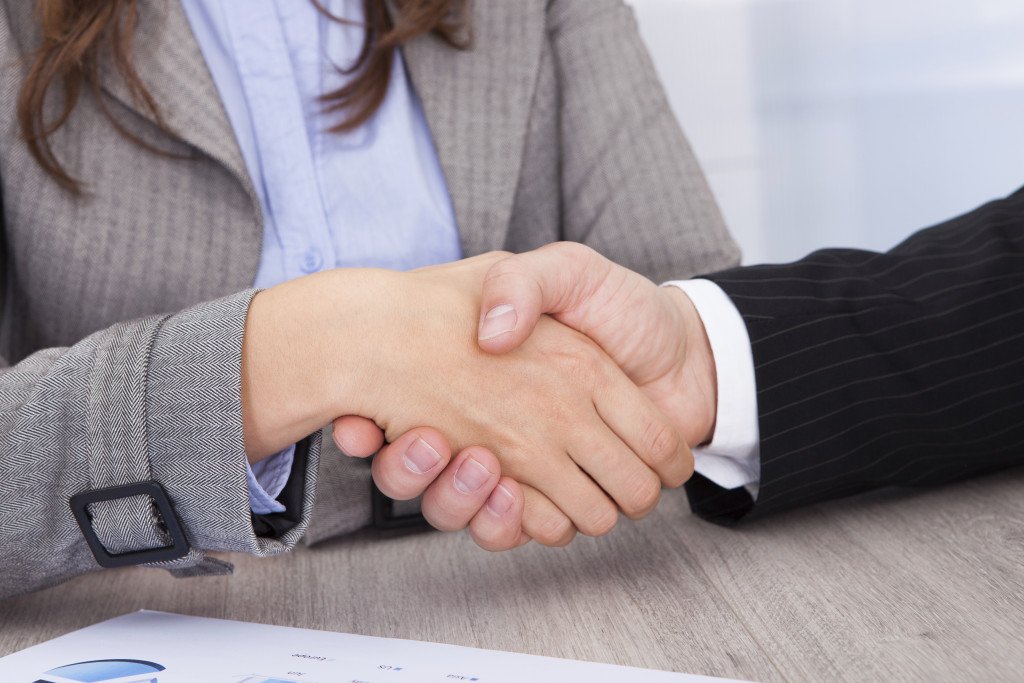 Pequenas empresas contrataram 60% mais que grandes em 2016