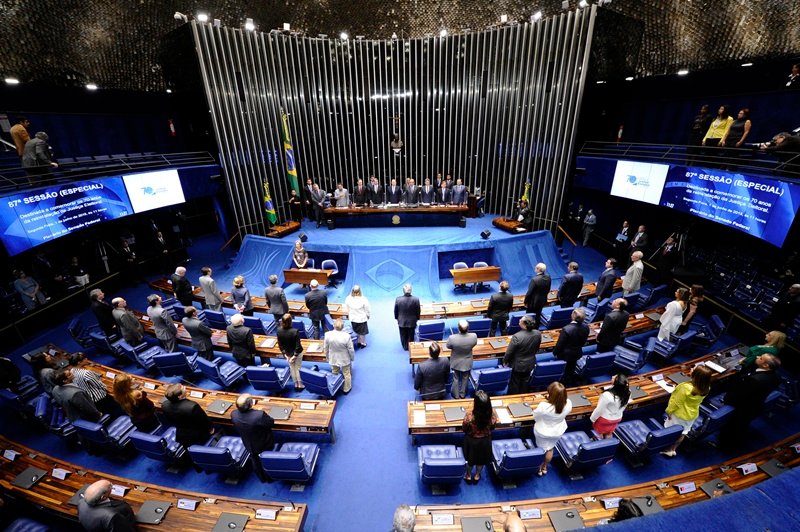 Senado aprova o fim do foro privilegiado, que segue para a Câmara