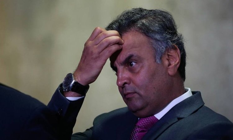 Janot reforça pedido de prisão de Aécio com foto de reunião postada no Facebook