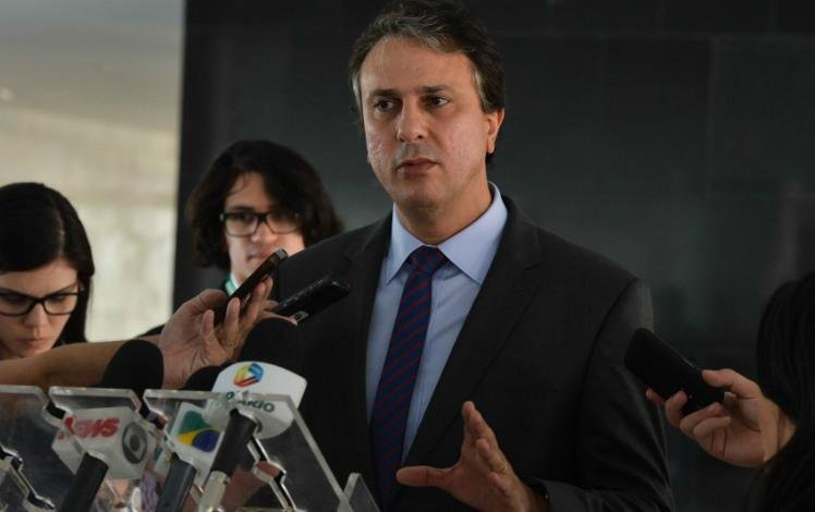 Governador assina mensagens para implantação de benefícios para servidores do Sistema de Segurança