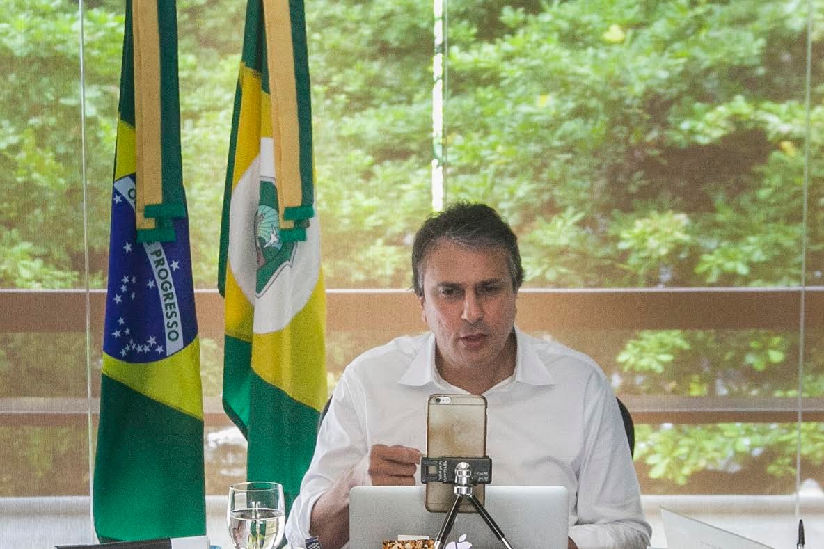 Camilo Santana reafirma data de inauguração do aeroporto de Jericoacoara, nega extinção do Ronda do Quarteirão e anuncia data de pagamento da 1º parcela do 13º salário