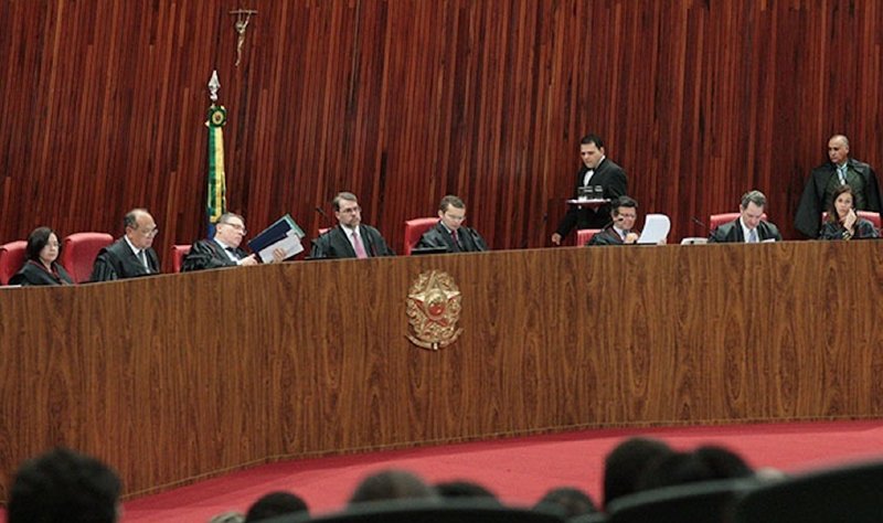 Julgamento do pedido de cassação da chapa Dilma-Temer terá continuação nesta quarta-feira, 07