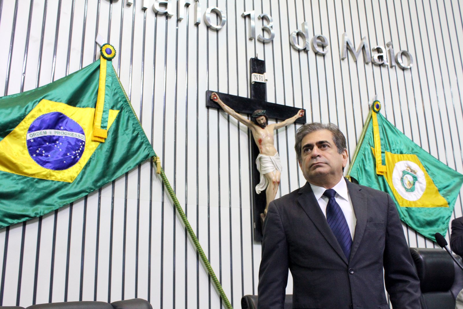 Presidente da AL entra no Anuário do Ceará 2017-2018 como parlamentar mais influente da Casa