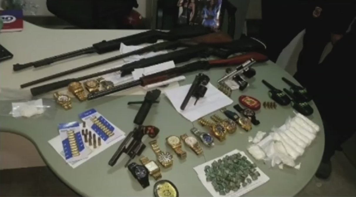 Operação policial em Itapipoca resulta na prisão de oito pessoas além de apreender armas, drogas e munições