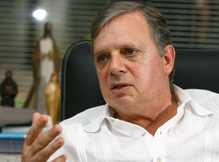 Tasso Jereissati afirma que desembarque do PSDB do governo Temer não significa que o partido se torne oposição