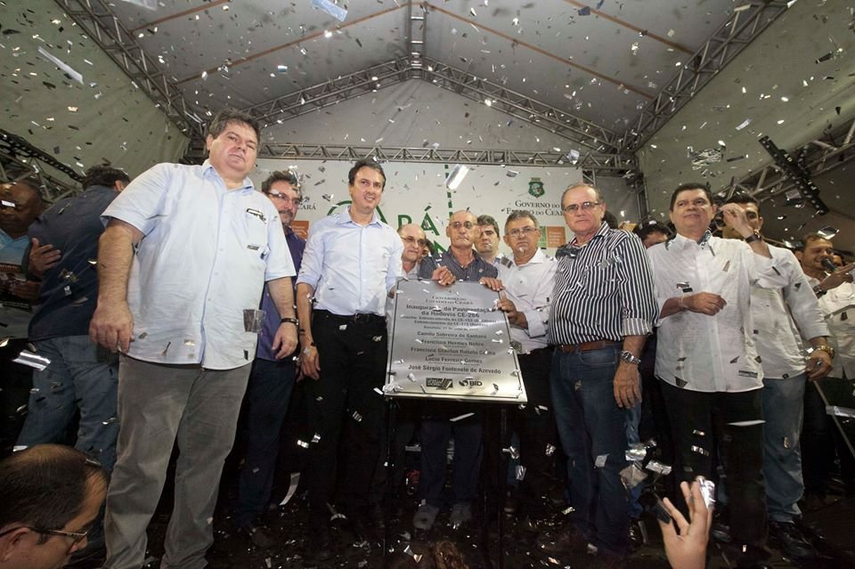 Governo do Estado entrega trechos pavimentados de estradas em Morada Nova e Banabuiú