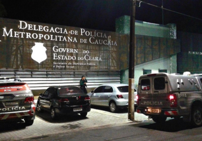 Polícia encontra mulher que estava em cárcere privado dentro de residência em Caucaia