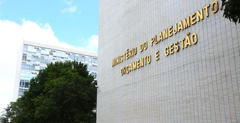 Governo Federal planeja programa de demissão voluntária para funcionários públicos