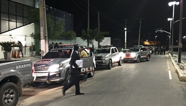 Ministério Público e Polícia Civil cumprem mandados de prisão, busca e apreensão em Saboeiro, Tauá, Fortaleza e Quixadá