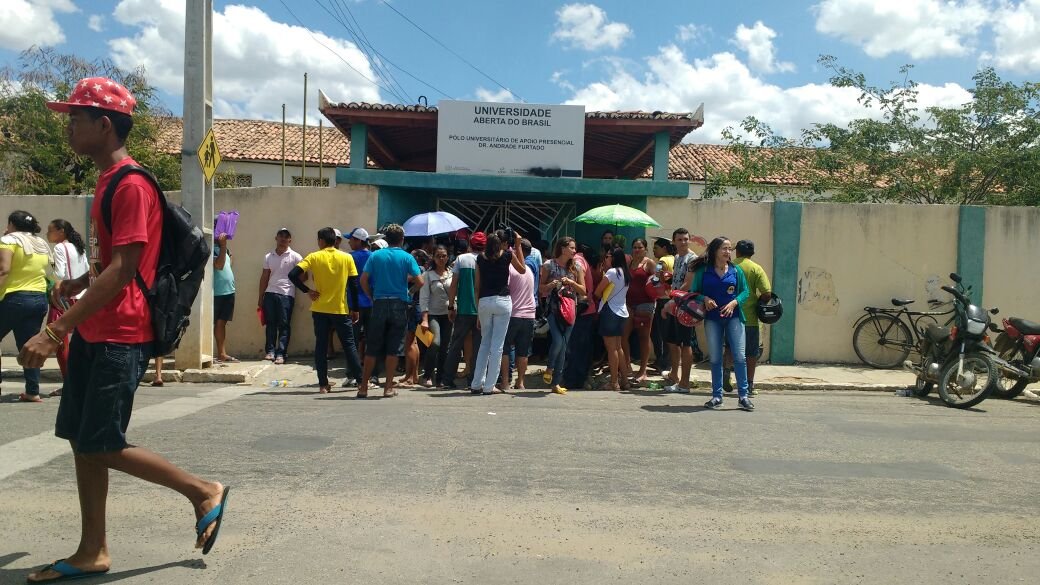 Quixeramobim: Detran suspende entrega de senhas para validação de pré-cadastro da CNH Popular e população fica sem receber atendimento