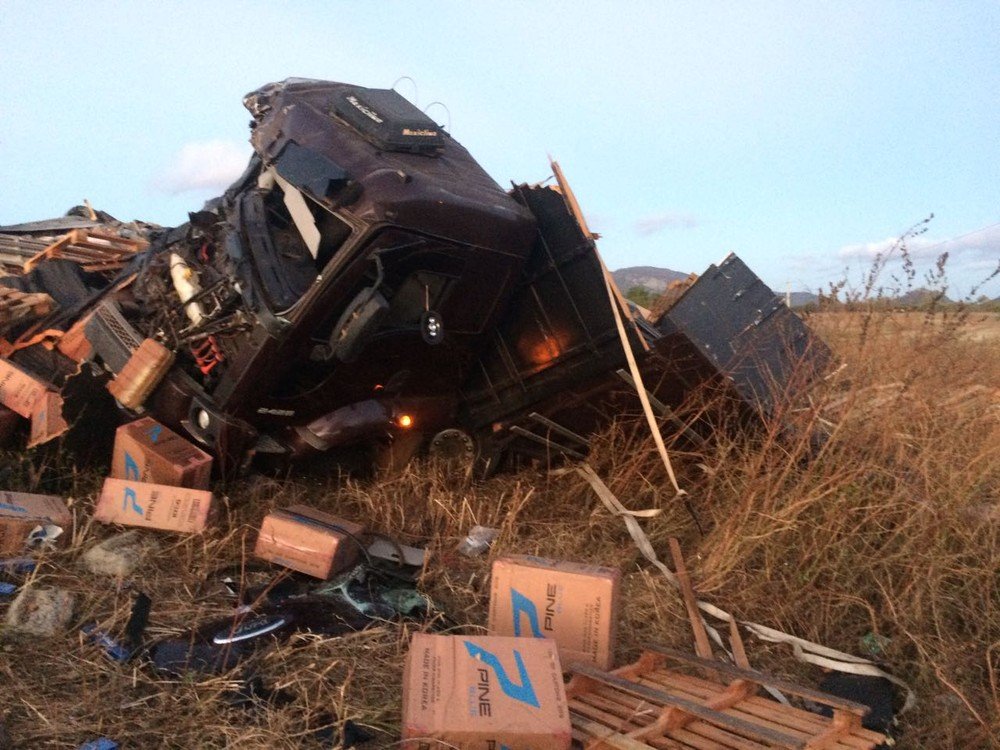 Acidente entre caminhões deixa três vítimas fatais nesta terça-feira, 1°