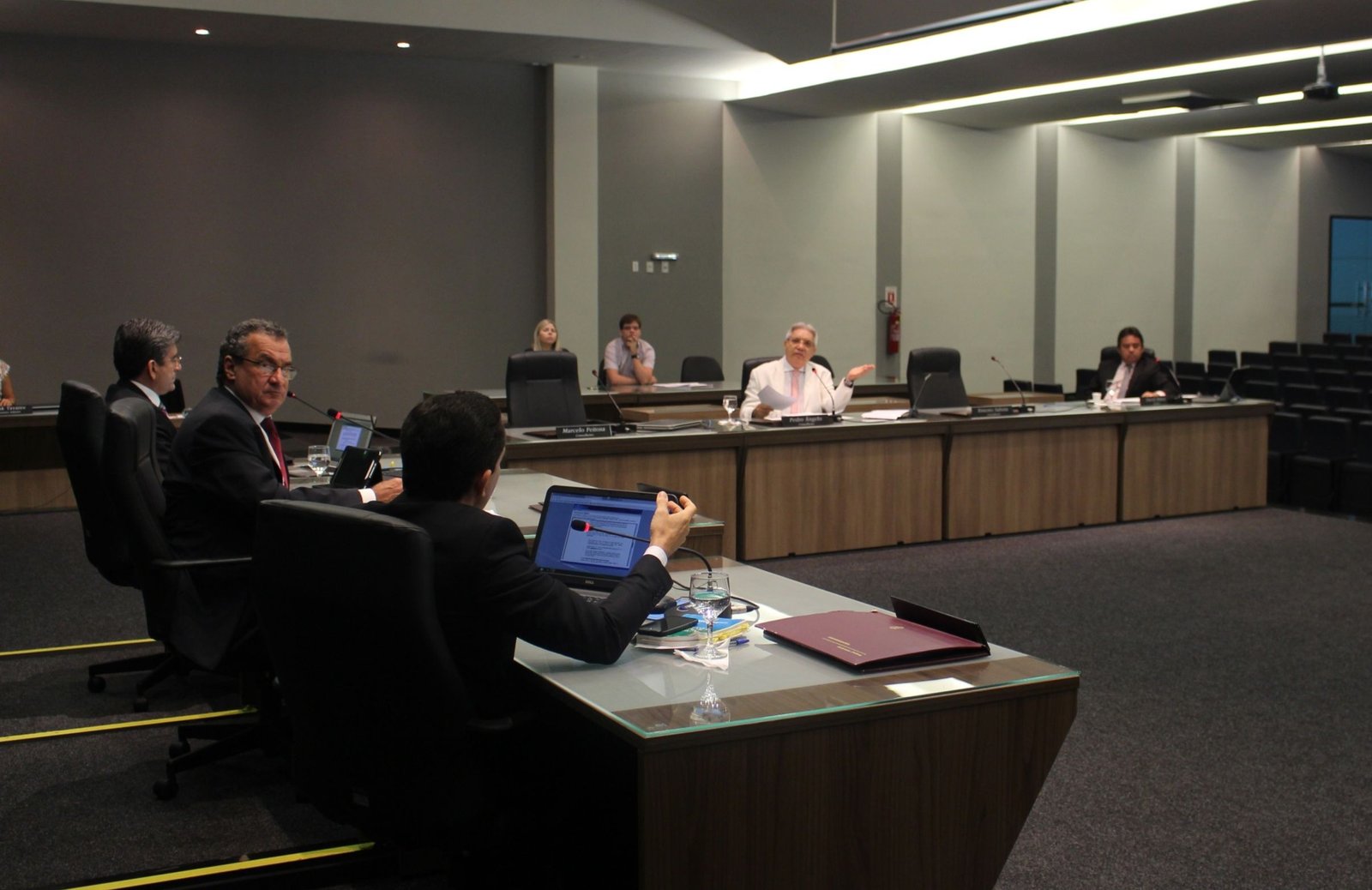 Conselheiros se pronunciam sobre PEC que extingue TCM; Votação na AL acontece nesta tarde, 08