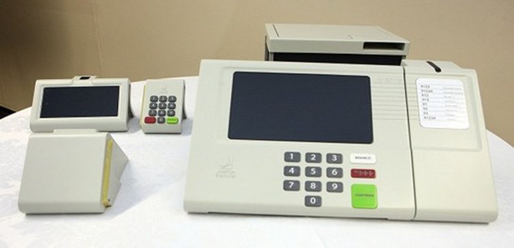 Urna eletrônica atual começa a ser substituída por novo modelo a partir de 2018