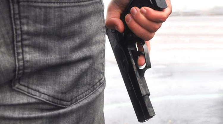 Bandidos levam 10 mil reais em assalto a caminhão em Pedra Branca