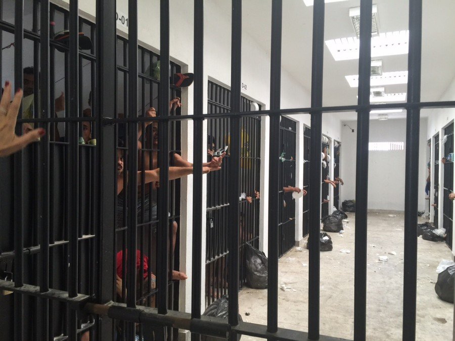 18 detentos fugiram do Complexo de Delegacias Especializadas de Fortaleza, informa SSPDS