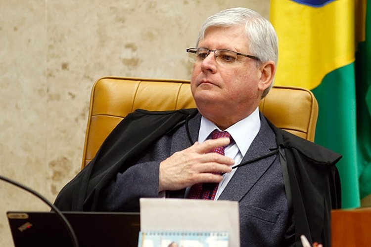 Defesa de Temer pede suspeição de Janot ao pleno do Supremo