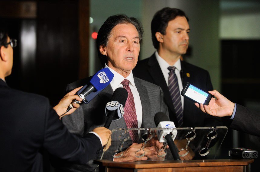 Eunício diz que revisão da meta fiscal será concluída pelo Congresso nesta terça-feira, 05