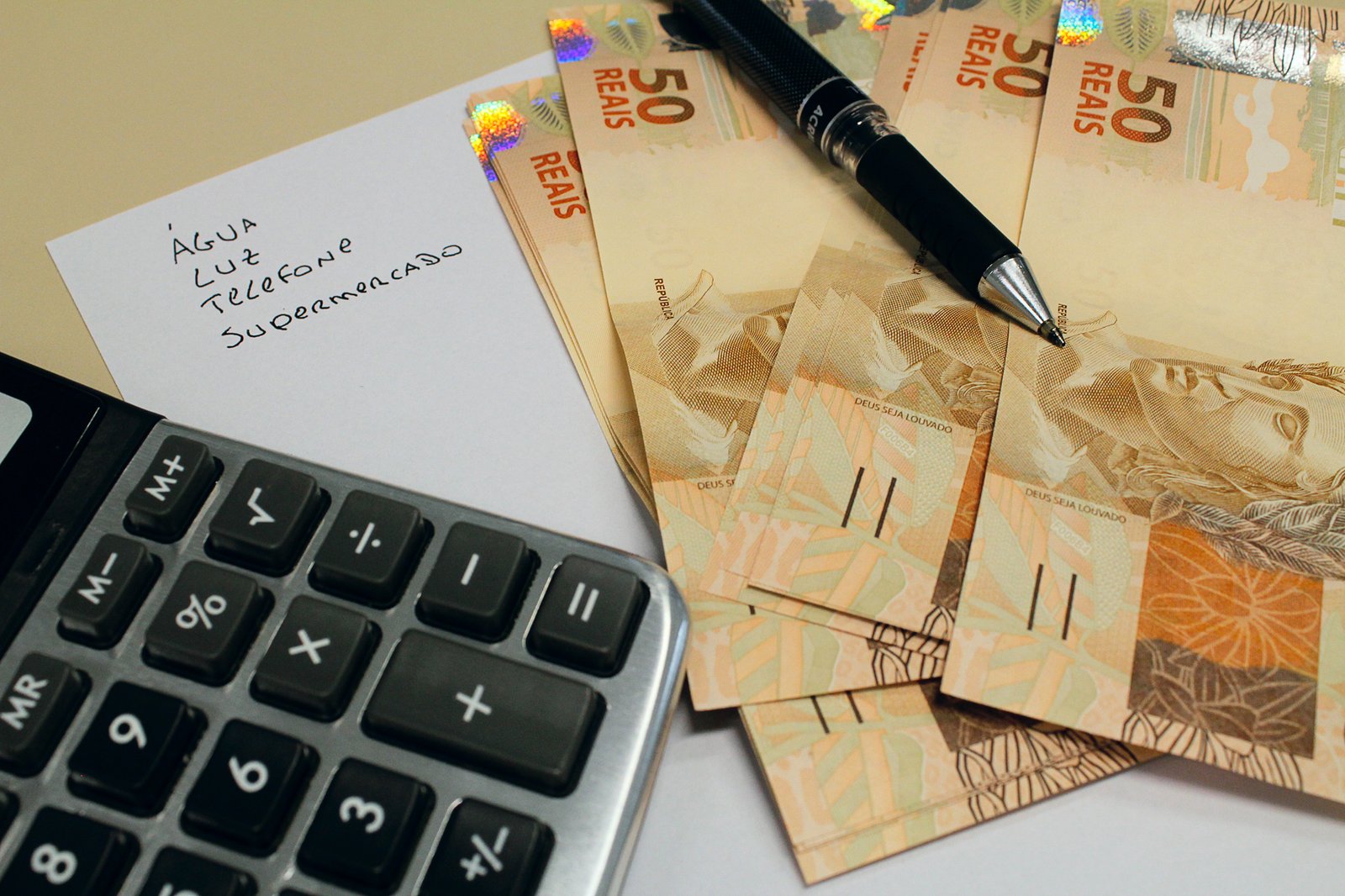 Inflação registra queda em agosto e taxa é considerada a menor desde 1994