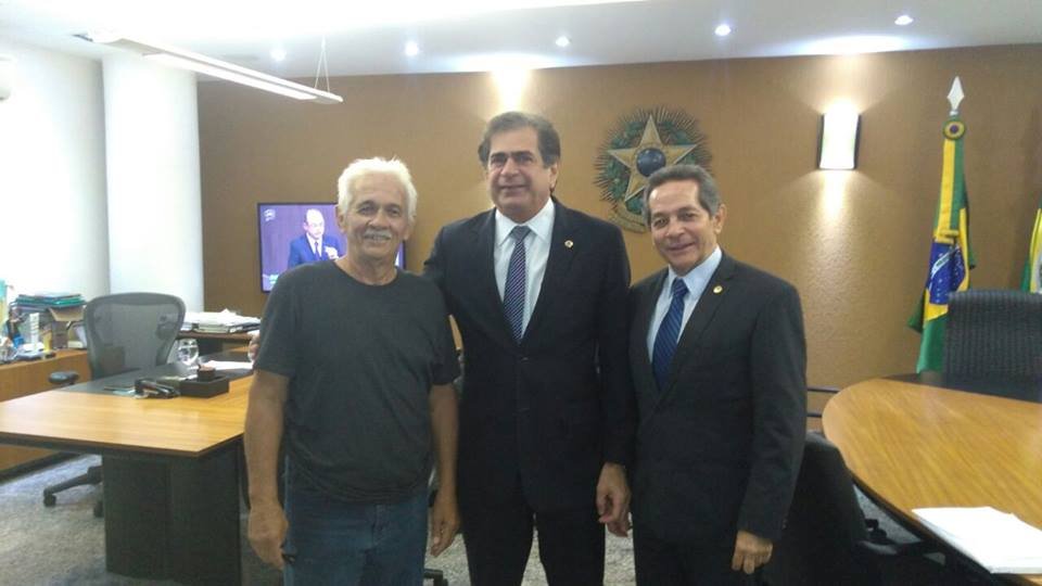 Em encontro, Zezinho Albuquerque discute viabilização de projetos para Mombaça