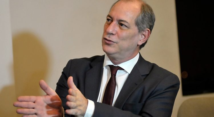 Ciro Gomes diz que não acredita em possível aliança entre Camilo Santana e Eunício Oliveira