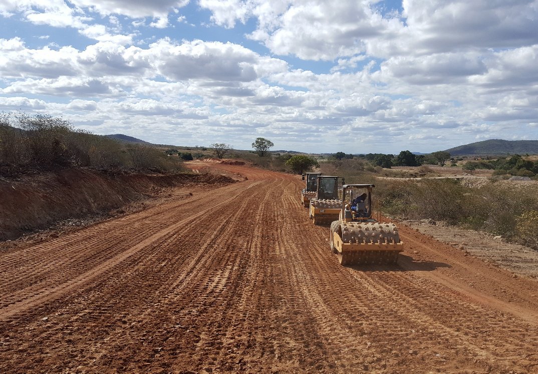 Governo do Ceará inicia pavimentação no trecho Santana do Acaraú – Ipaguaçu