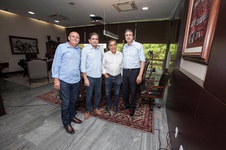 Prefeito de Cruz se reúne com Camilo Santana para articular investimentos para o município