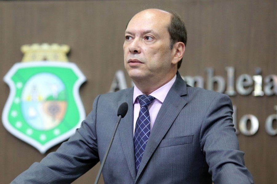 PDT de Sobral divulga nota oficial sobre decisão de juiz em cassar mandatos do prefeito e da vice-prefeita do município