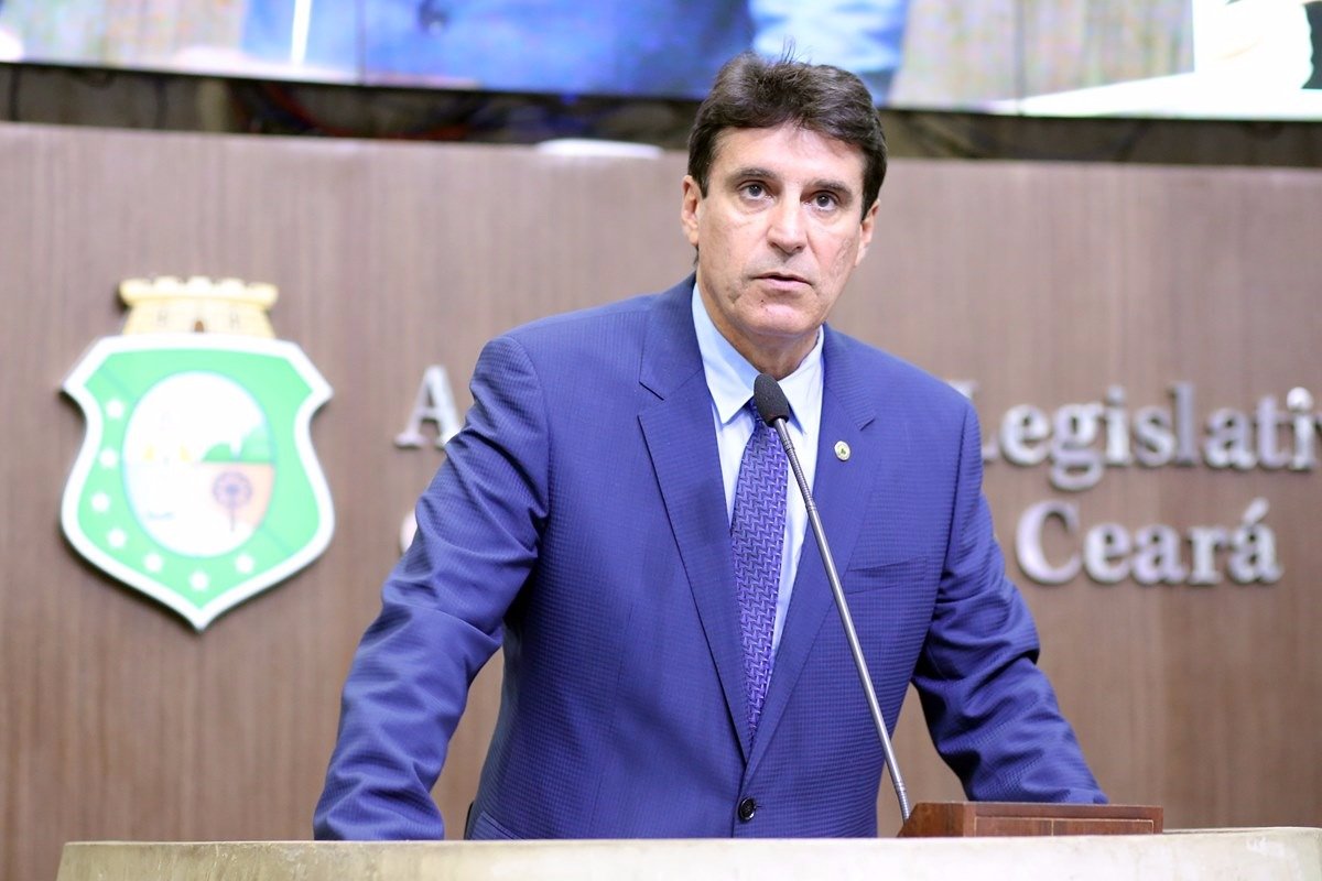 Deputado Agenor Neto sugere proposta que prevê merenda escolar durante o período de férias