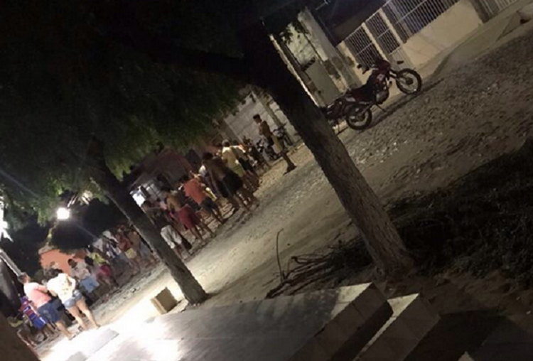 Criminosos explodem agência bancária de Banabuiú