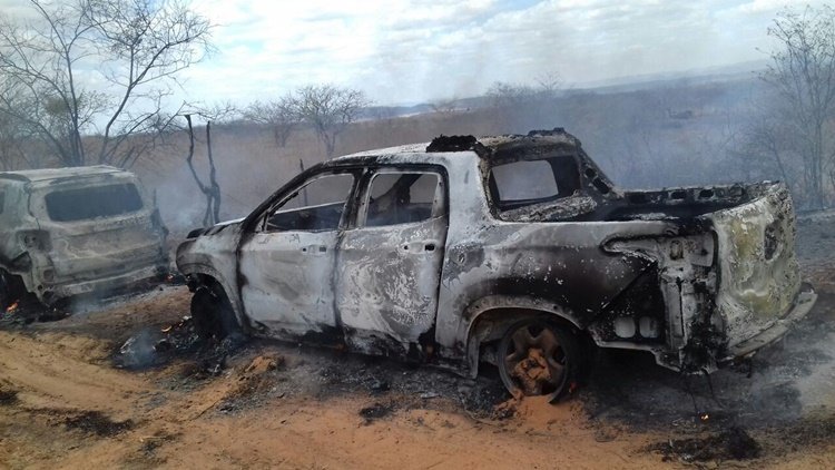 Em ação frustrada, criminosos tentam assaltar carros-fortes na CE-282 entre Iguatu e Icó