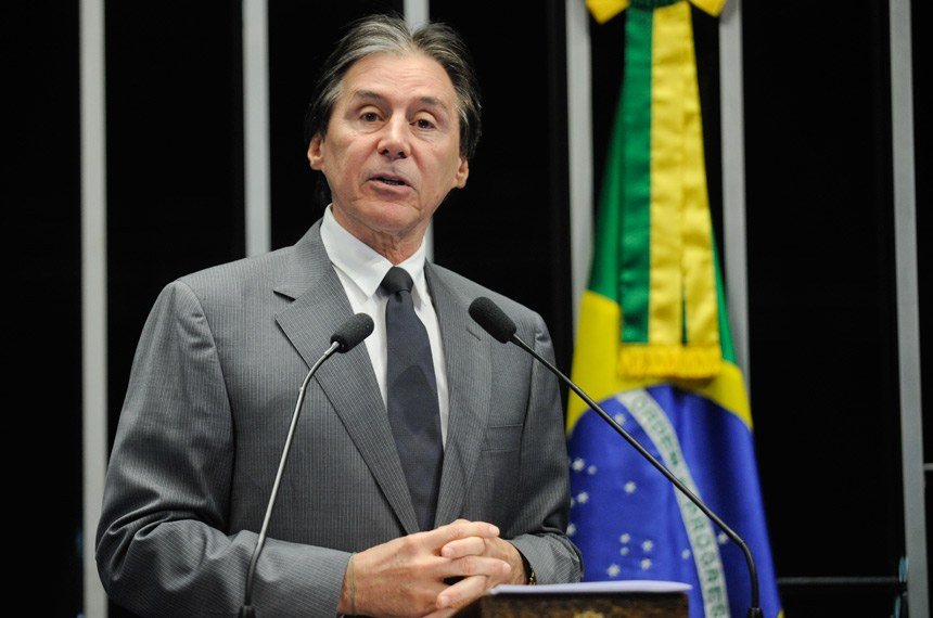 Senador Eunício Oliveira tem trabalho reconhecido durante evento de audiovisual em Fortaleza